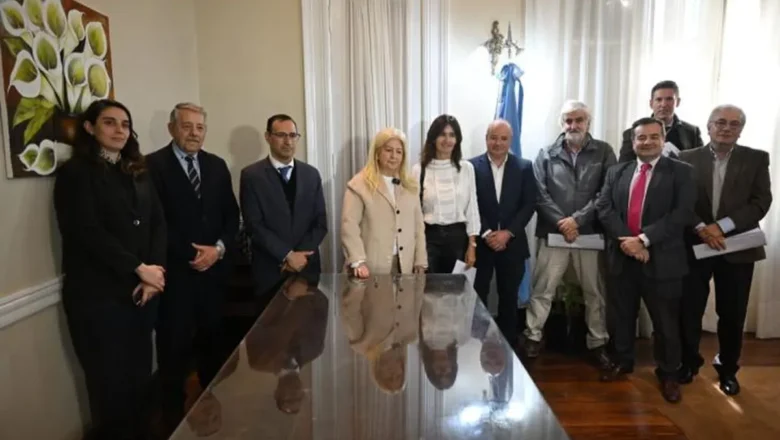 El Gobierno firmó un convenio para avanzar con el Acueducto de Vipos