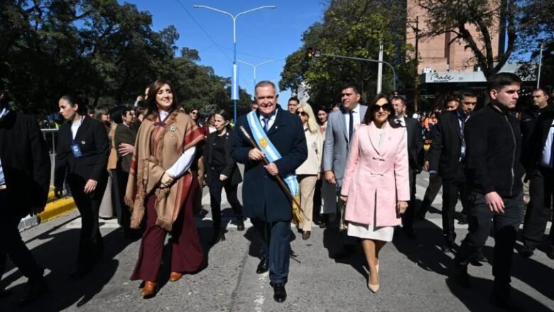 Con la presencia de Jaldo y Villarruel, una multitud participó del desfile cívico-militar