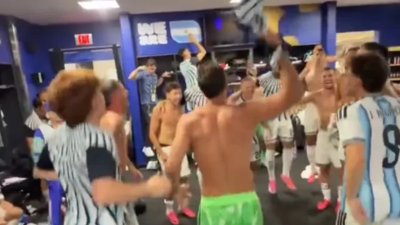 El eufórico festejo de los jugadores de Argentina tras el pase a cuartos