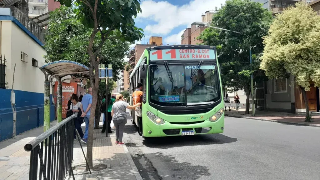 UTA suspendió el paro y seguirá negociando con los empresarios