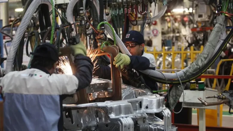 La industria y la construcción sufrieron una fuerte caída en julio